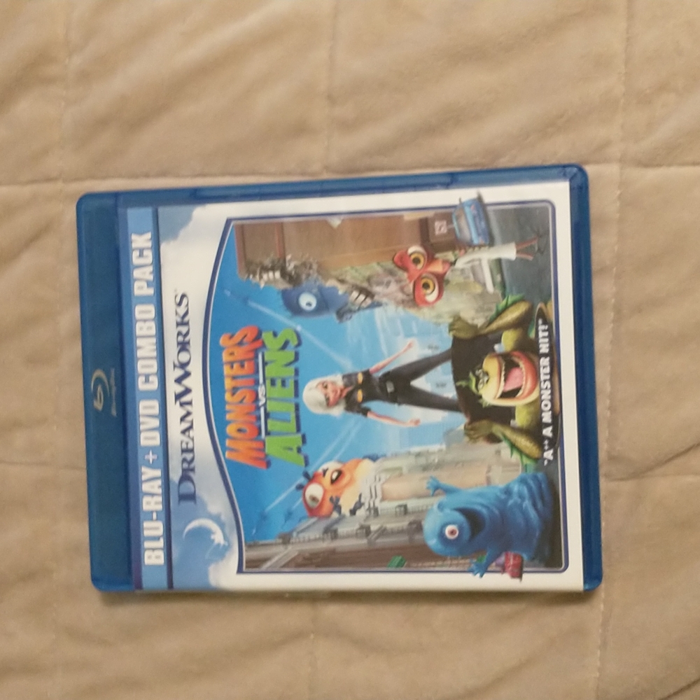 Monsters vs Aliens Blue-Ray DVD Combo Pack